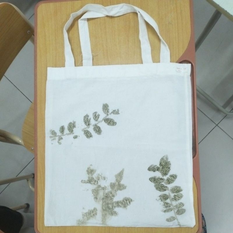 Totebag ecoprint buatan anak bangsa