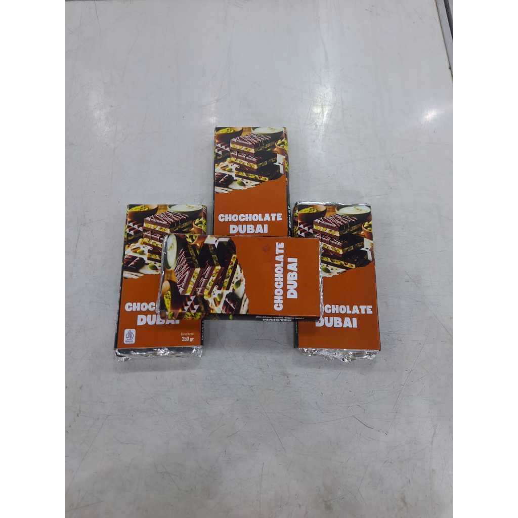 

Cod / Coklat dubai viral 2 pcs / Coklat dubai ulker turki viral / coklat dubai kunafe / Chocolate dubai crispy murah / Coklat viral