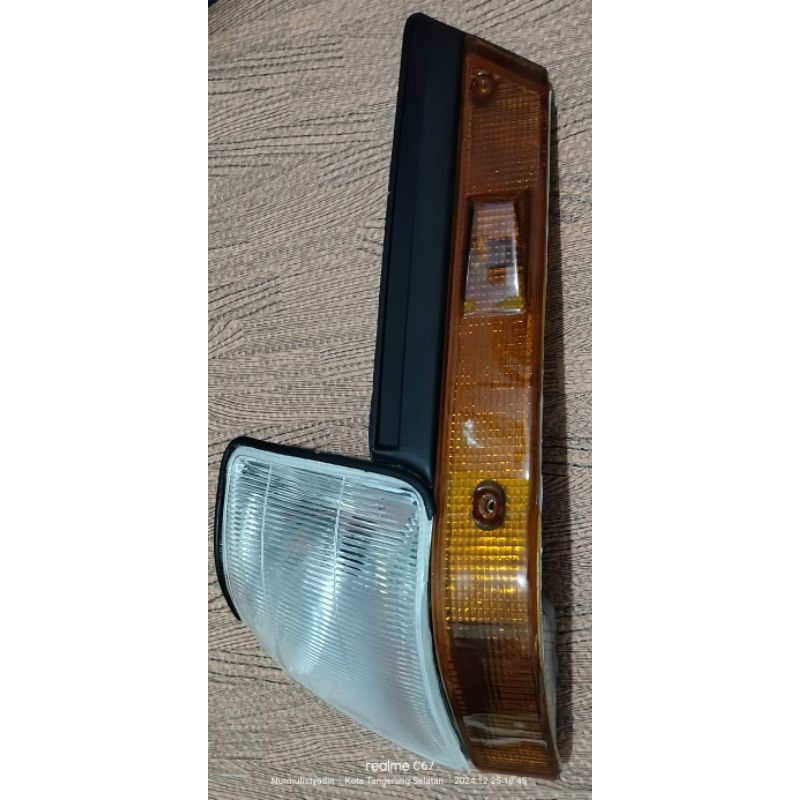 Lampu sein toyota corona at151