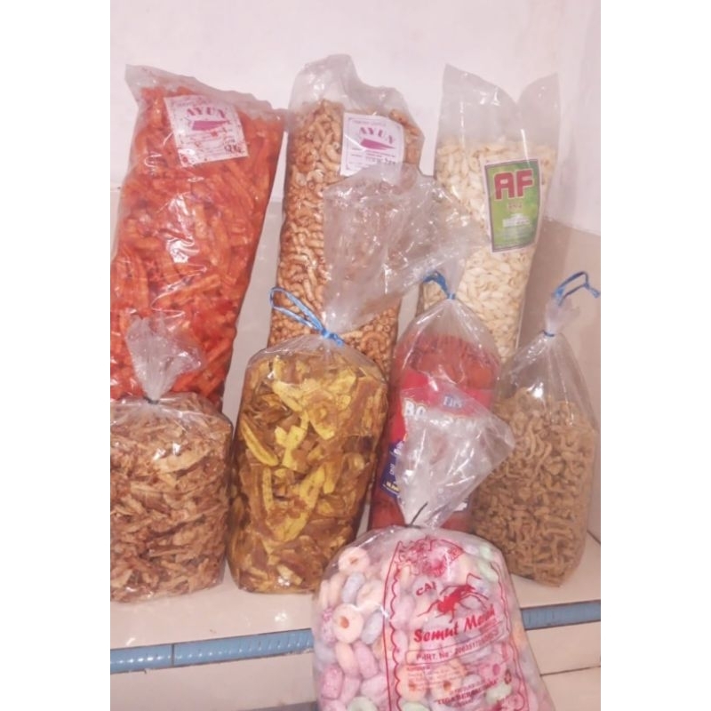 

Snack kiloan donat warna manis
