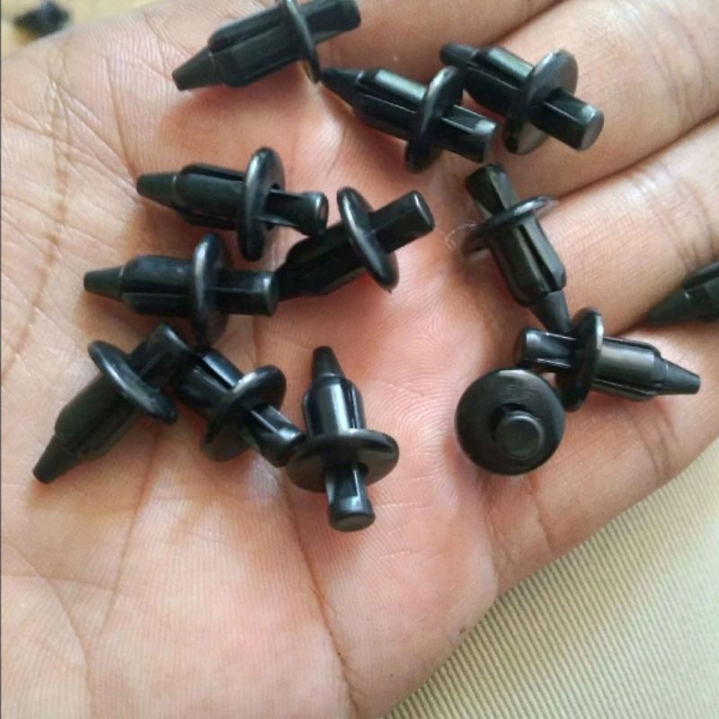 Baut Kancing Klip Body Plastik Rivet M6/Klip Cengkeh