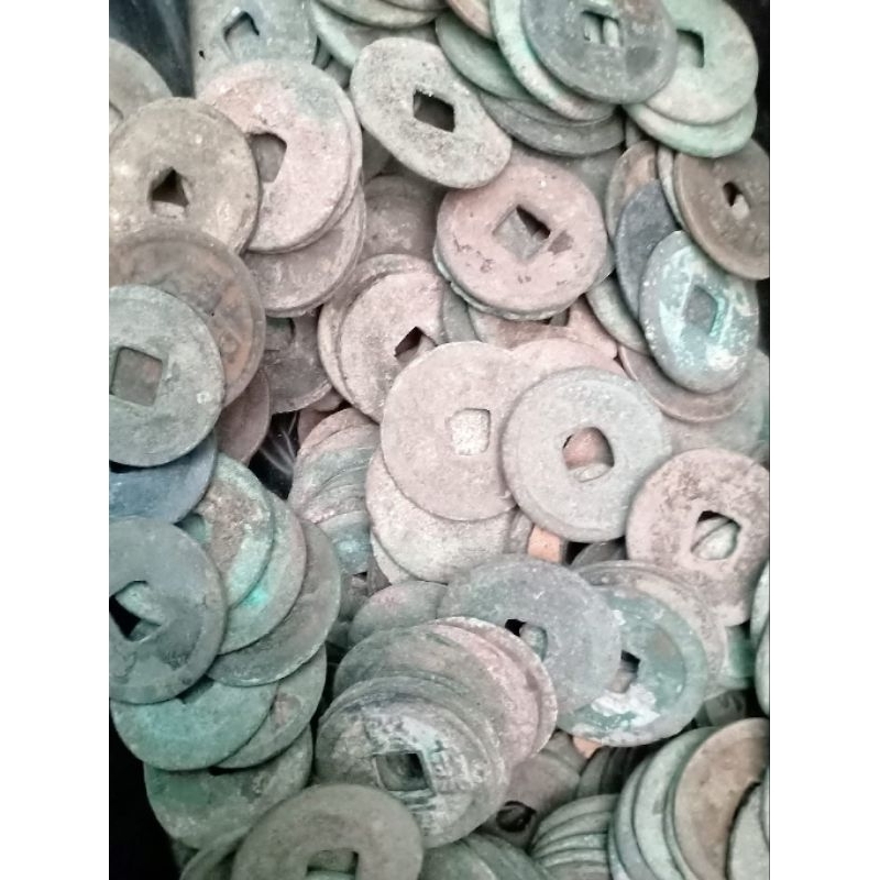 Uang koin gobog Kuno pis bolong