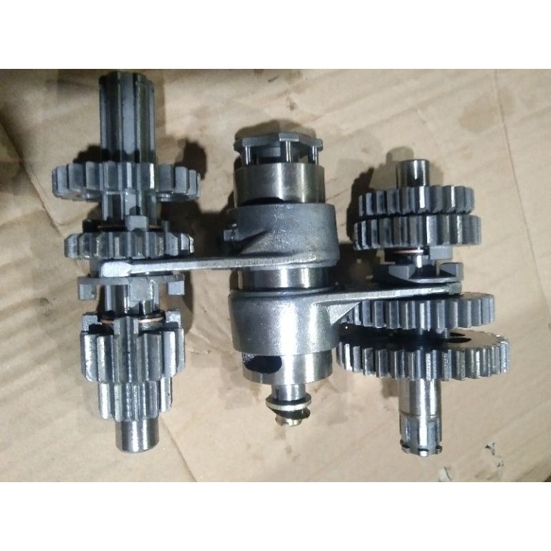 Rasio Tossa Jialing Kancil 4 Speed Bahan Rasio 4 Speed Honda C70 C700 Astrea 800 Super Cup Original 