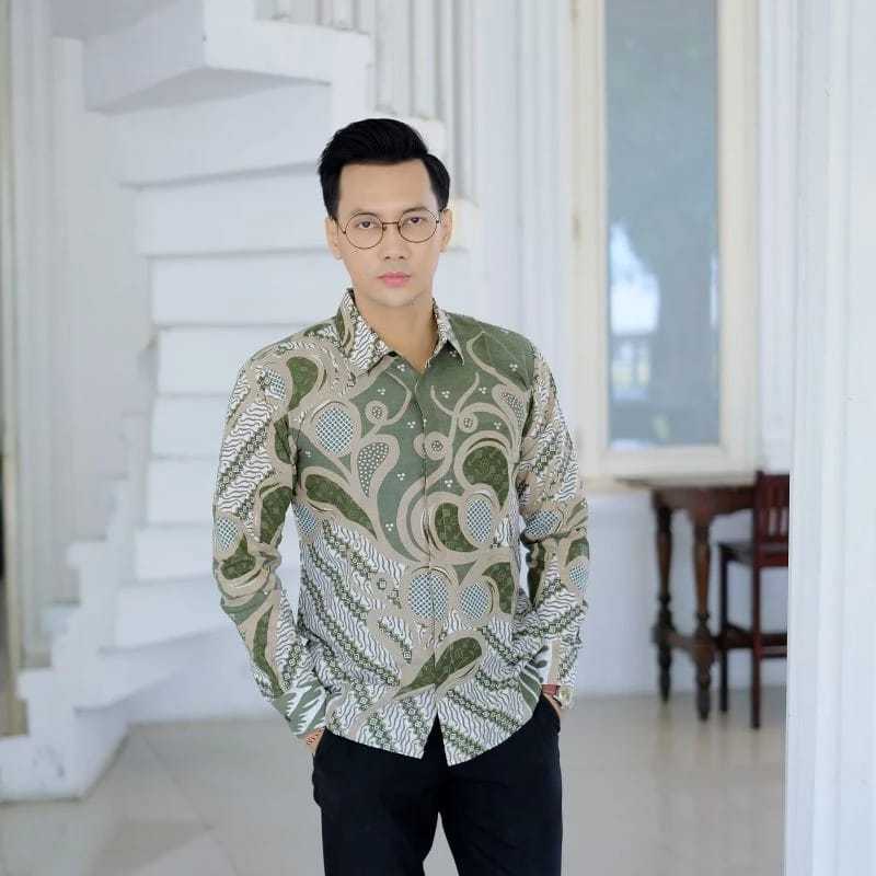 Kemeja Batik motif Sadewa kombinasi Sage green lengan panjang lapis furing slimfit