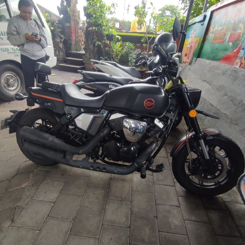 Sepeda Motor Keeway V250 FI
