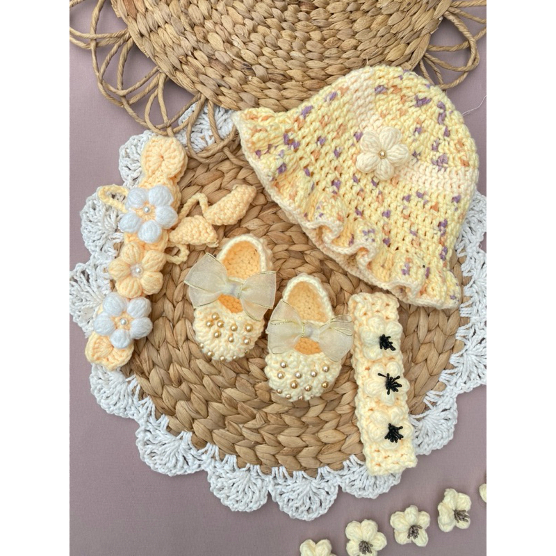 Sepatu rajut bayi 0-12 bulan / seatu bayi rajut /sepatu rajut bayi perempuan newborn/ sepatu rajut k