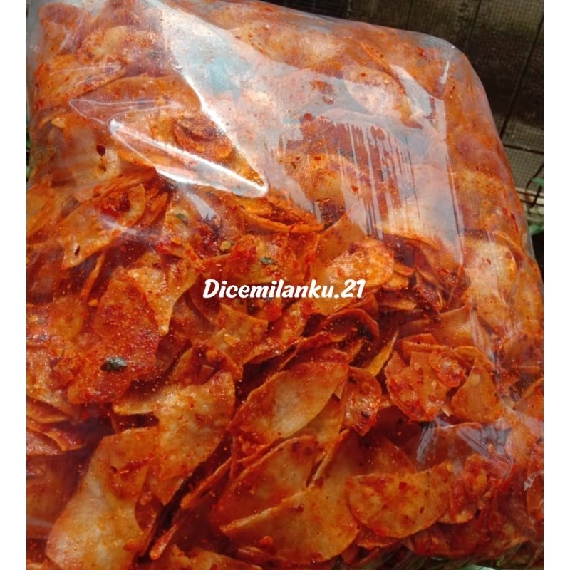 

keripik Singkong Pedas Daun Jeruk Kemasan 250gram