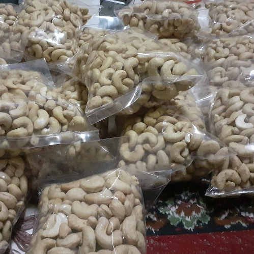 

KACANG METE/MEDE MATANG ORIGINAL GURIH 1 KG