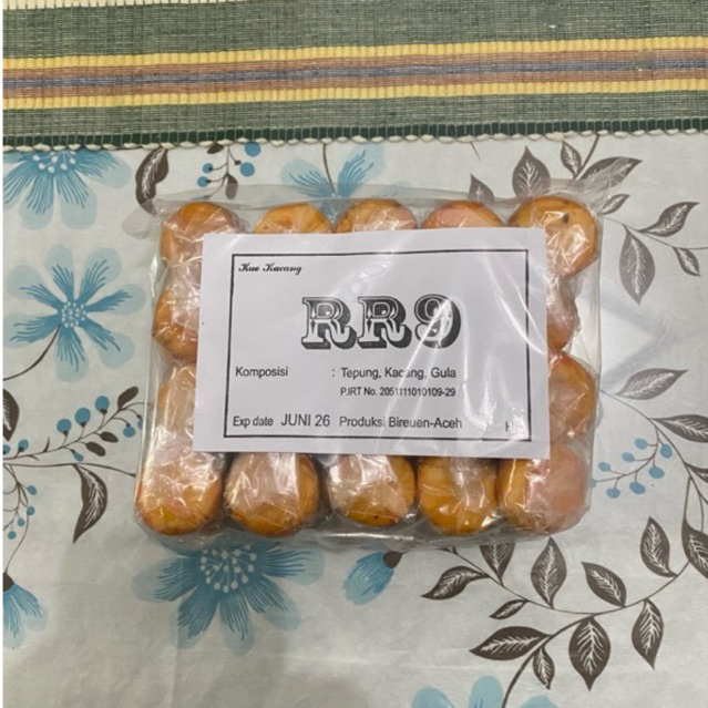 

Kue kacang & akar kelapa Bireuen