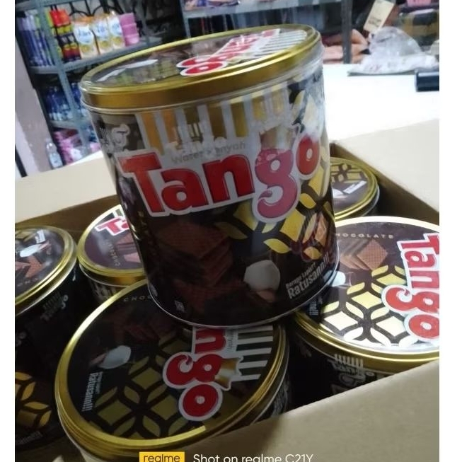 

Tango wafer coklat jar karton isi 6 kaleng exp des 2026