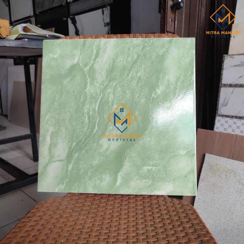Keramik lantai 40x40 Helicornia green / Mulia accura / glossy