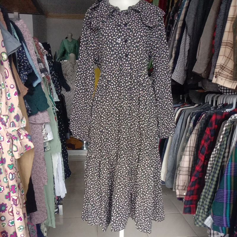 dress motif bunga bunga kecil