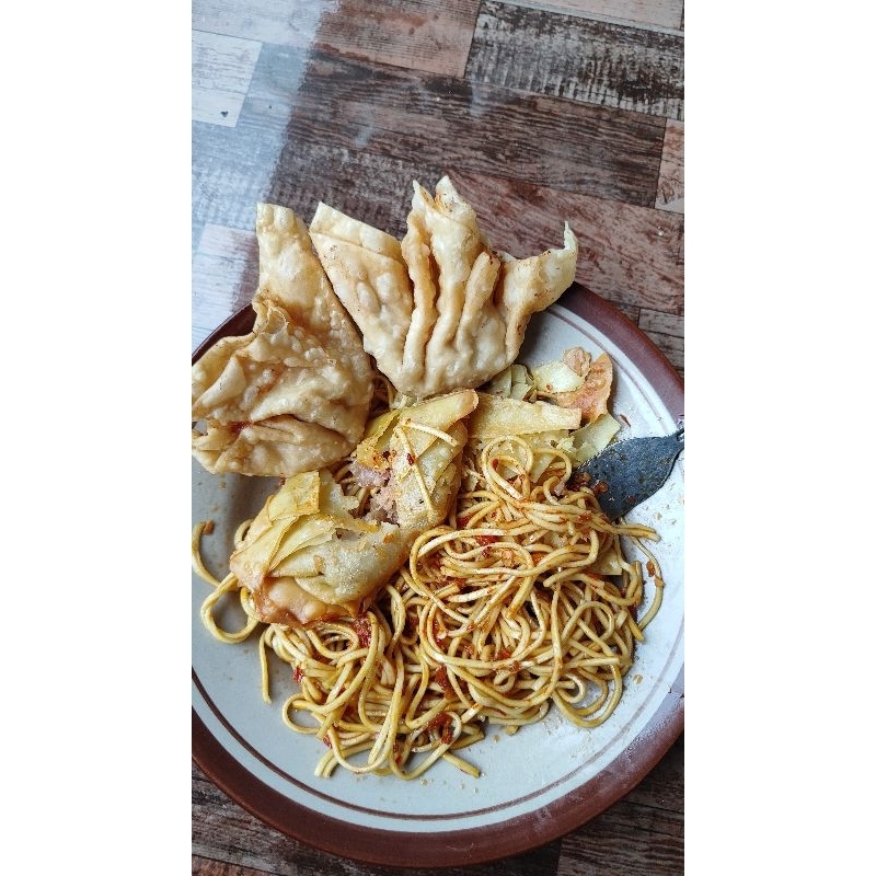 

Pangsit Frozen isi 4