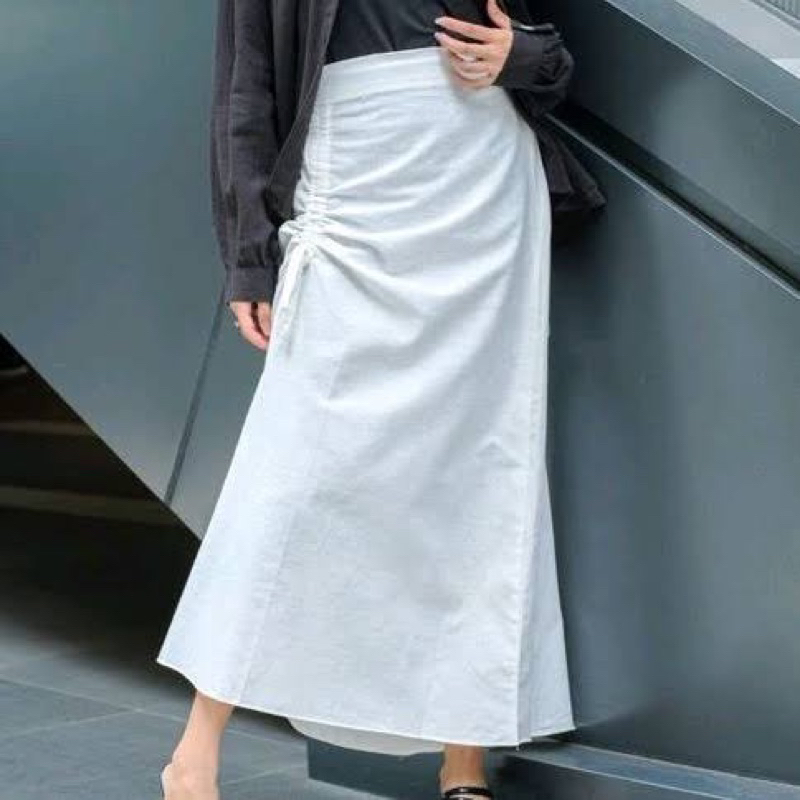 Rok Panjang Putih serut preloved