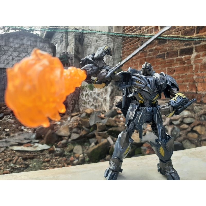 TRANSFORMERS MEGATRON TLK LEADERCLASS