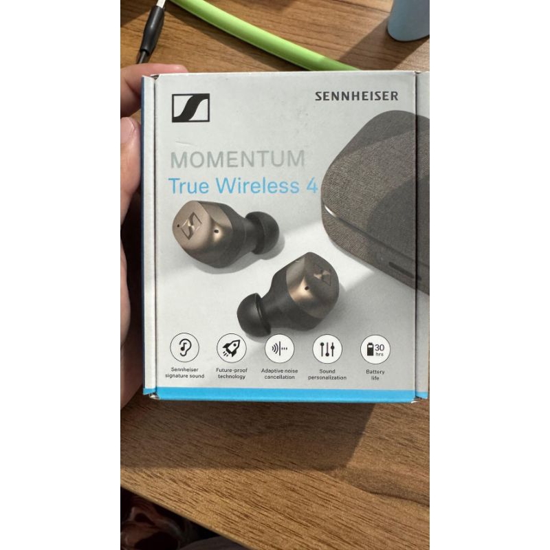 Sennheiser Momentum 4 BNIB