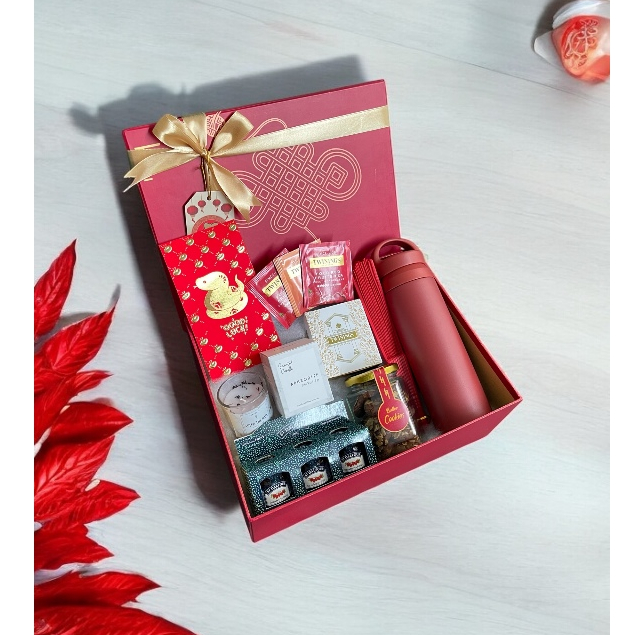 

Hampers Tahun Baru Imlek Chinese New Year Ready Stock (Hongkong A)