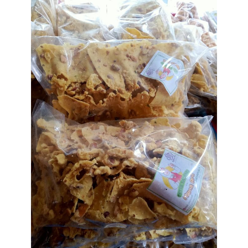 

peyek kacang/kacang peyek