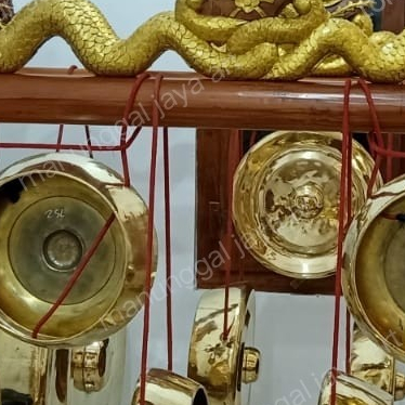 GAYOR ATAU GANTUNGAN GONG NAGA BESAR