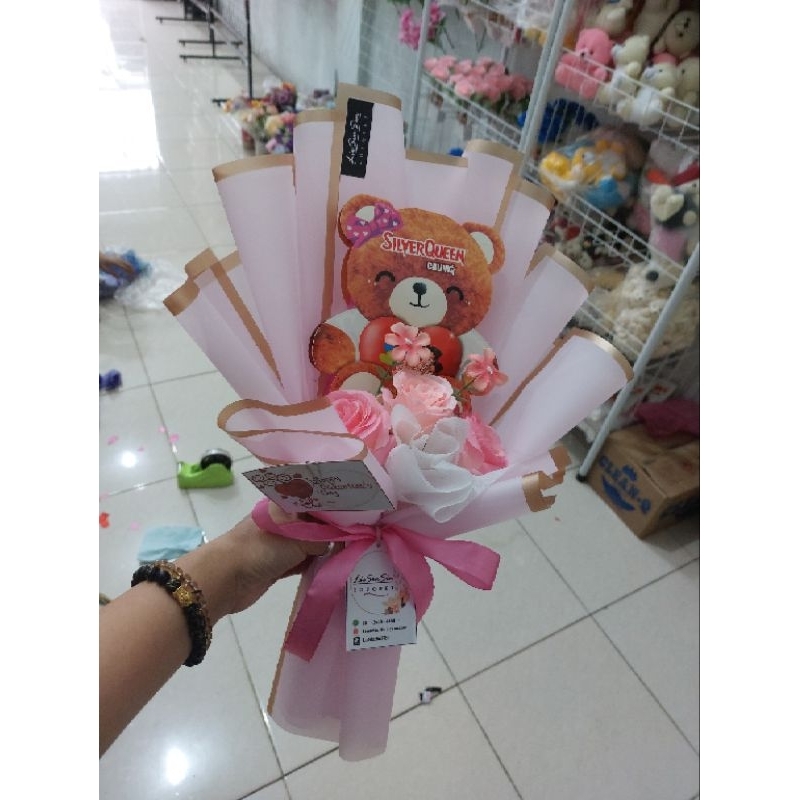 

BUKET SILVERQUEEN CHUNKY BAR BEAR / BUKET COKLAT BEAR / BUKET VALENTINE / VALENTIN / COKLAT BERUANG