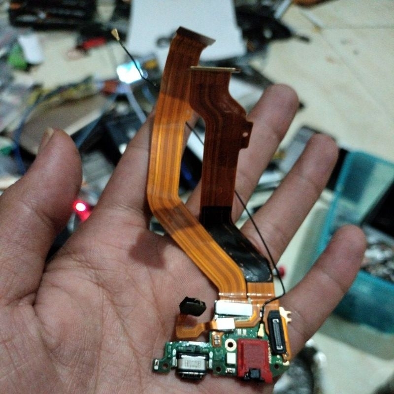 Plexible board, papan charger, plexible pengubung Lcd Vivo v19 original copotan....