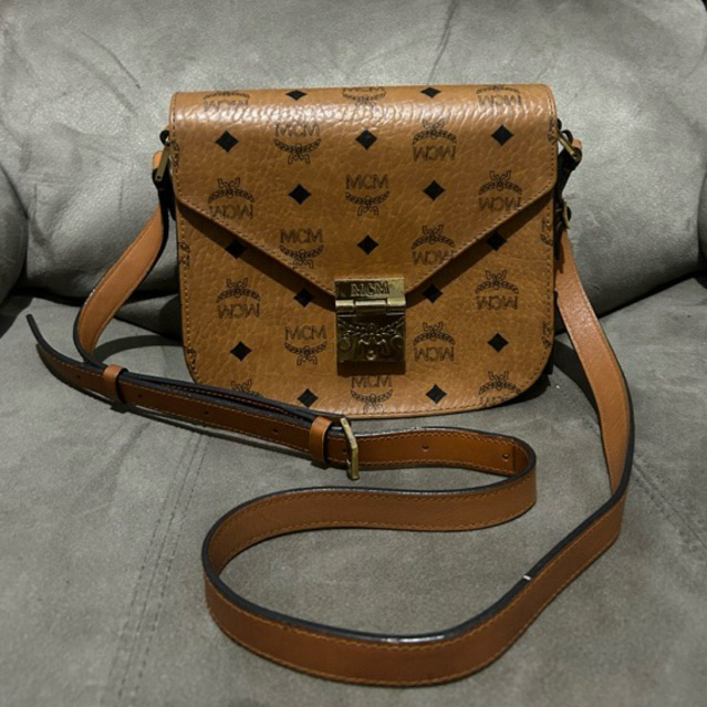 AUTHENTIC MCM PATRICIA VICETOS COGNAG