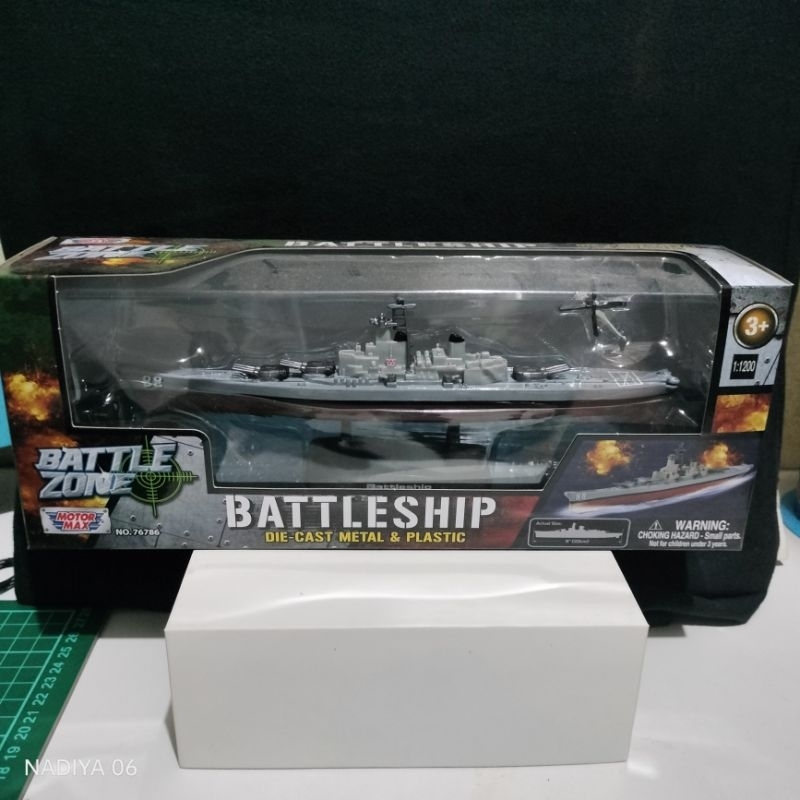 Diecast replika kapal perang Battleship 1:1200 motormax