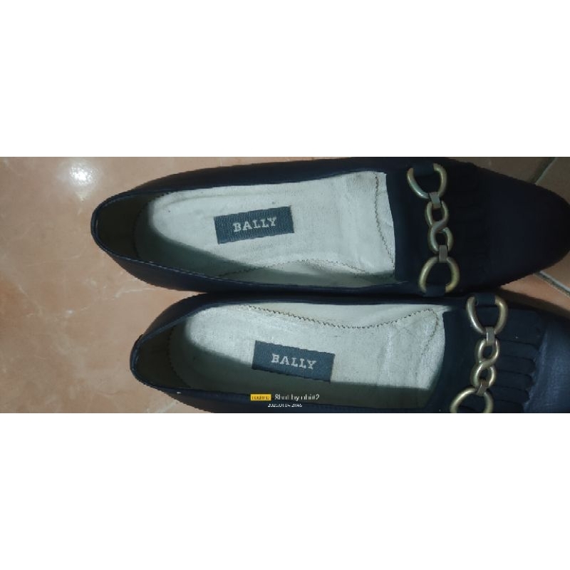 sepatu wanita merk Bally size 37.5 kulit mulus