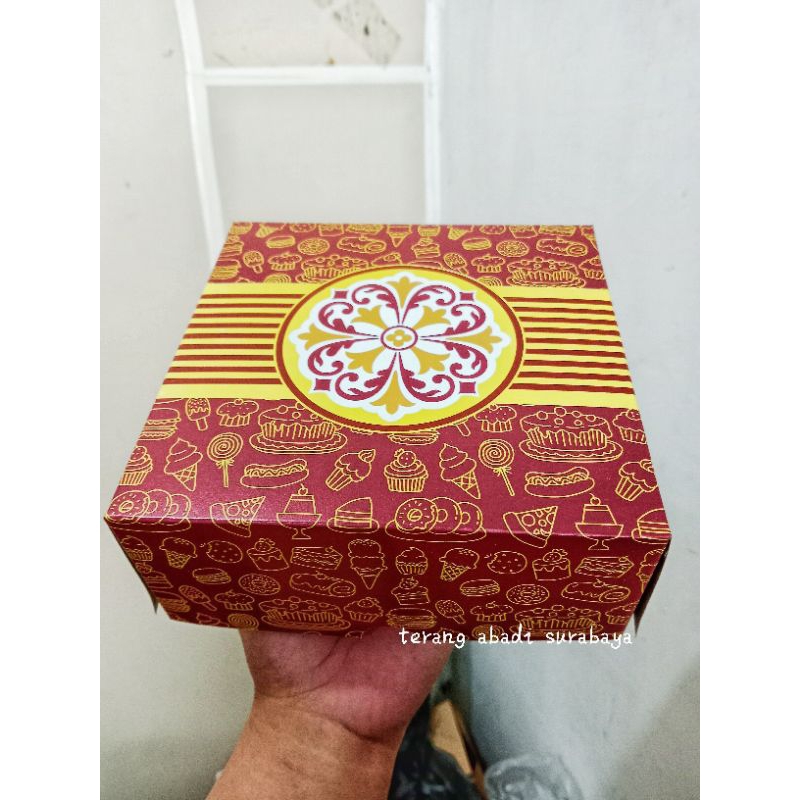 

(10 pcs) Dus R6 Prima/Dus Kue 16x16x6.5cm/Dus Kue R6 Prima/Dus Kue Coklat Star Prima/Dus Kue Motif