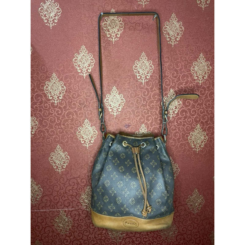 Renoir Sling Bag Bucket