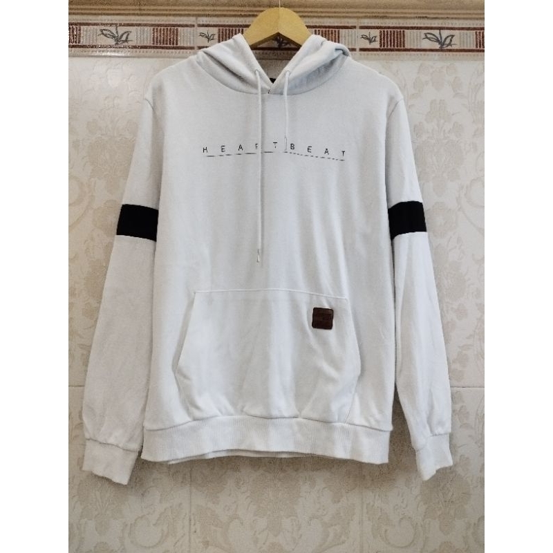 Hoodie Heartbeat putih