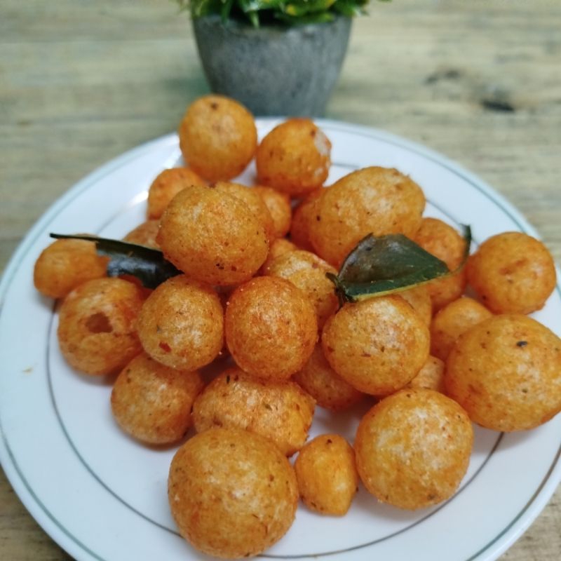 

Keripik cimol pedas gurih daun jeruk