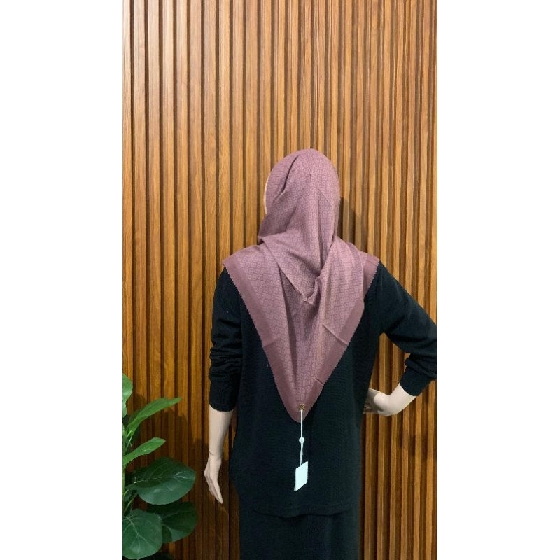 As Is Buttonscarves Tapis