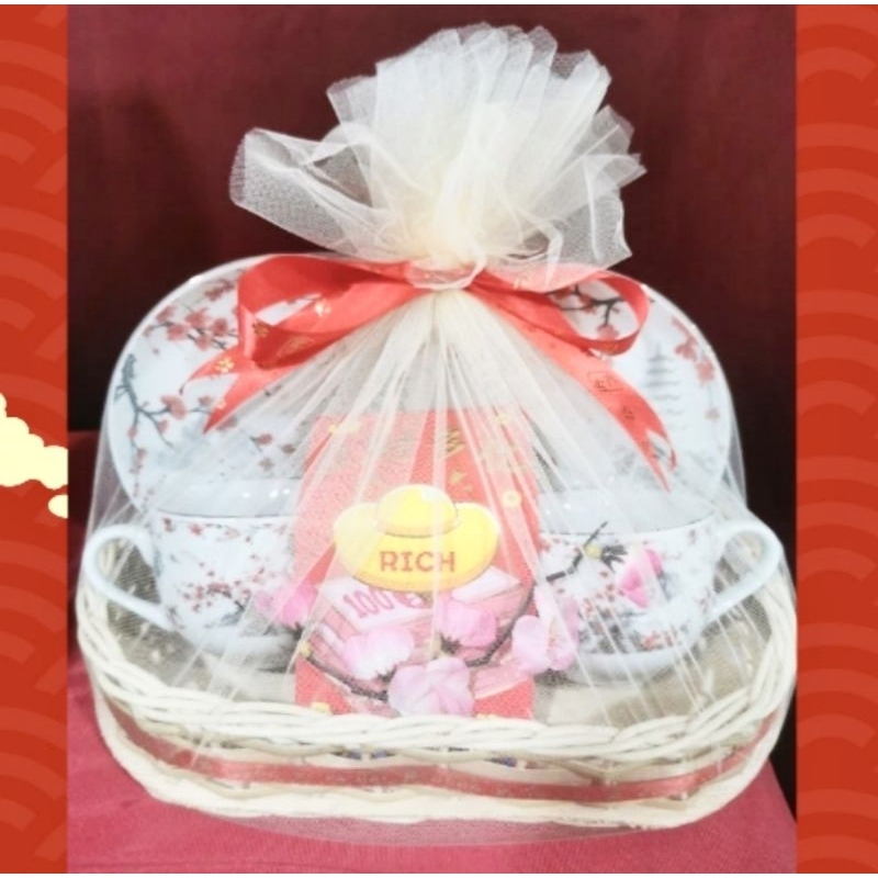 

Hampers Imlek Teaset Motif Terbaru Parcel isi 2set Cangkir & Saucer Parcel CNY