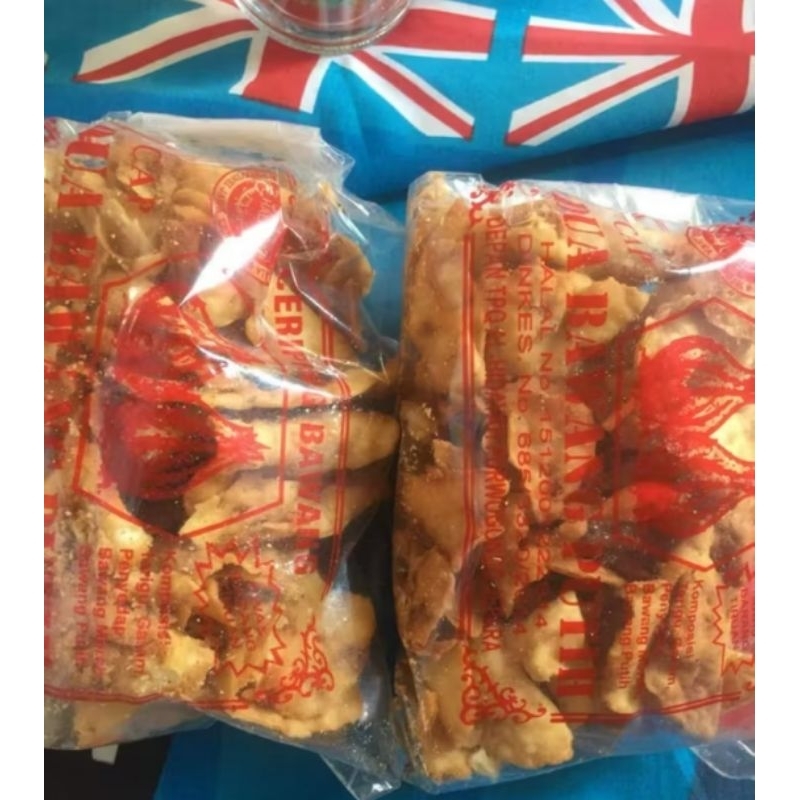 

paket 3 bungkus krupuk bawang kripik pangsit asli Jepara rasanya enak gurih mantab