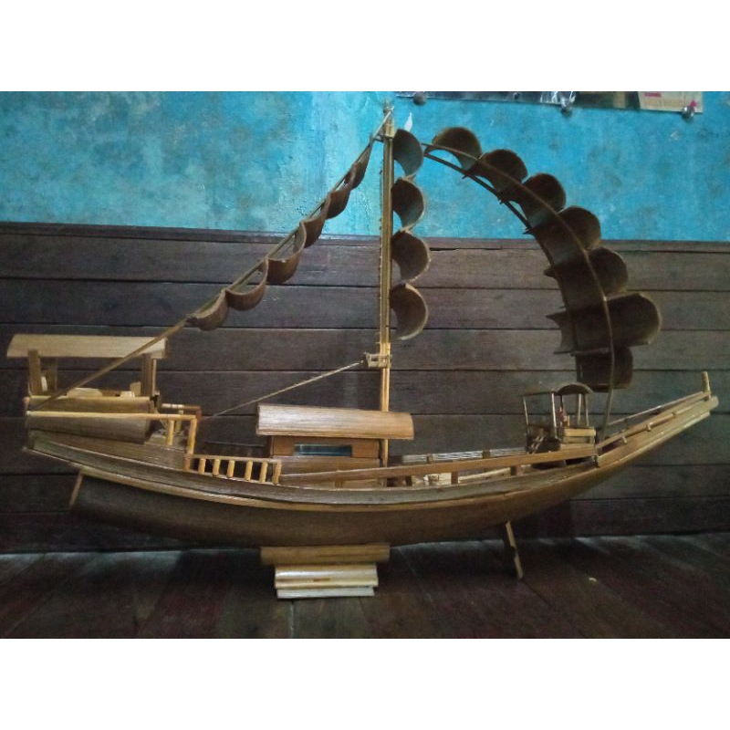 PRAU LAYAR/PRAU KERAJINAN TANGAN/PRAU BISA MENYALA