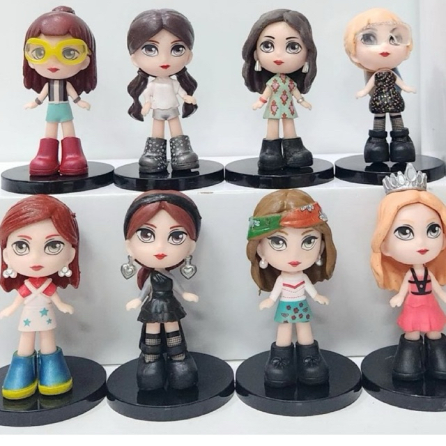 Figure Blackpink set isi 8pcs
