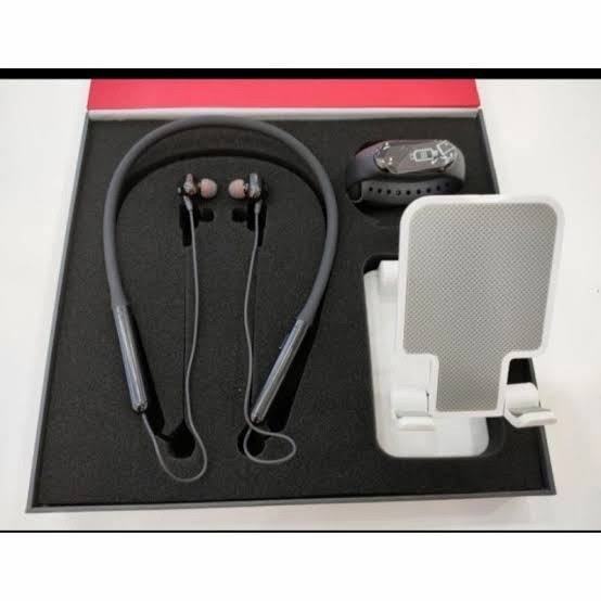 

GIFT BOX OASE 1 SET/HANDSFREE