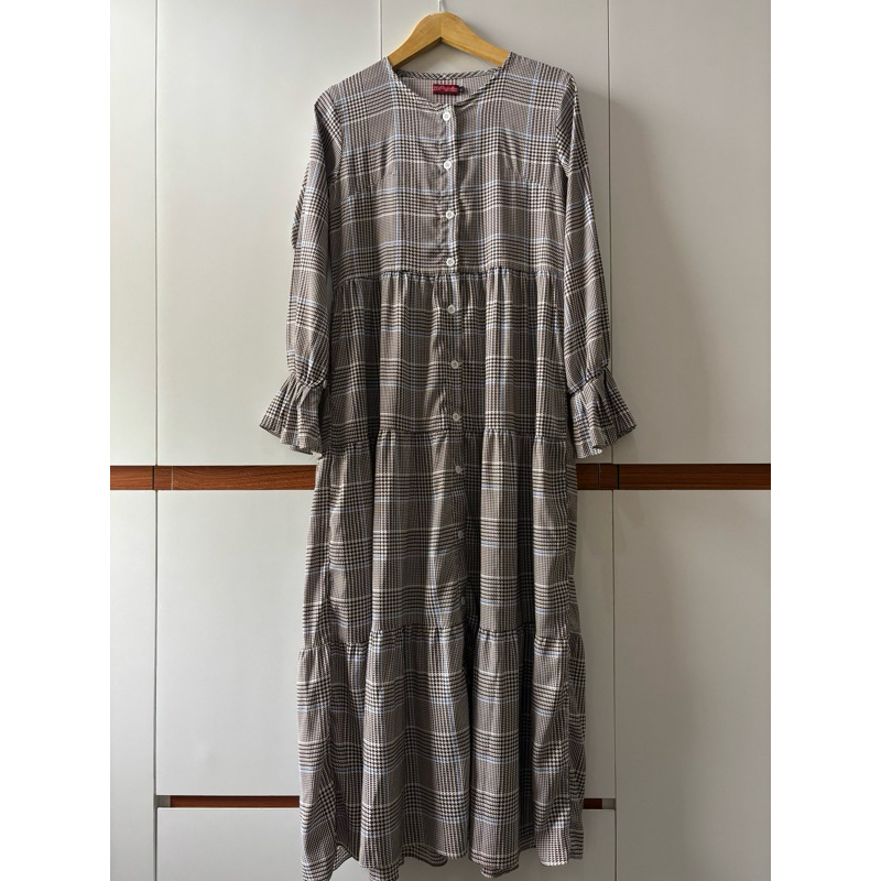 zerina banu hlyzb midi dress preloved