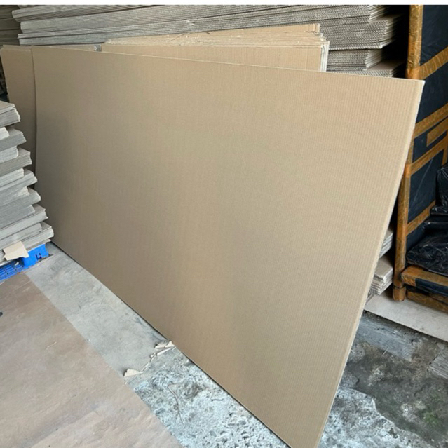 

240x120 Cm Kardus Single Wall Kraft Lembaran Layer Kemasan Kardus Dus Packing Besar