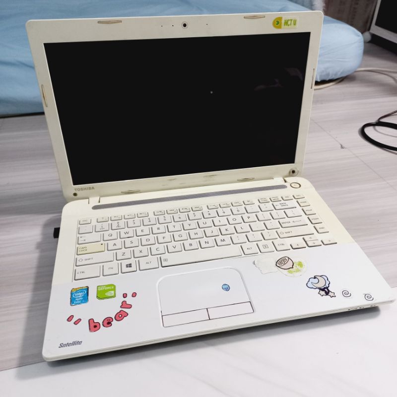 BU Laptop Toshiba Satellite C40-A 2013 Core i5 Dual VGA Intel NVidia RAM 4GB SSD 256GB