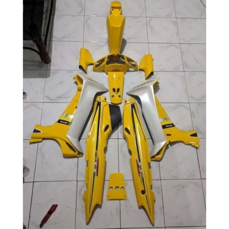 Cover body full set body motor Yamaha fizr fiz r SS TWO kuning