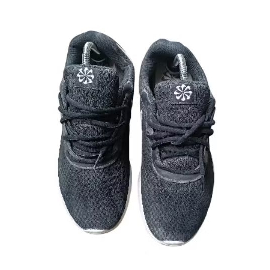 SEPATU SNEAKERS PRELOVED  SIZE 43