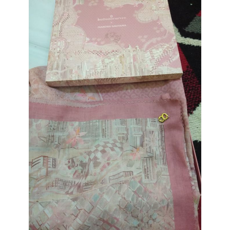 Preloved Kerudung Buttonscarves Diandra Gautama