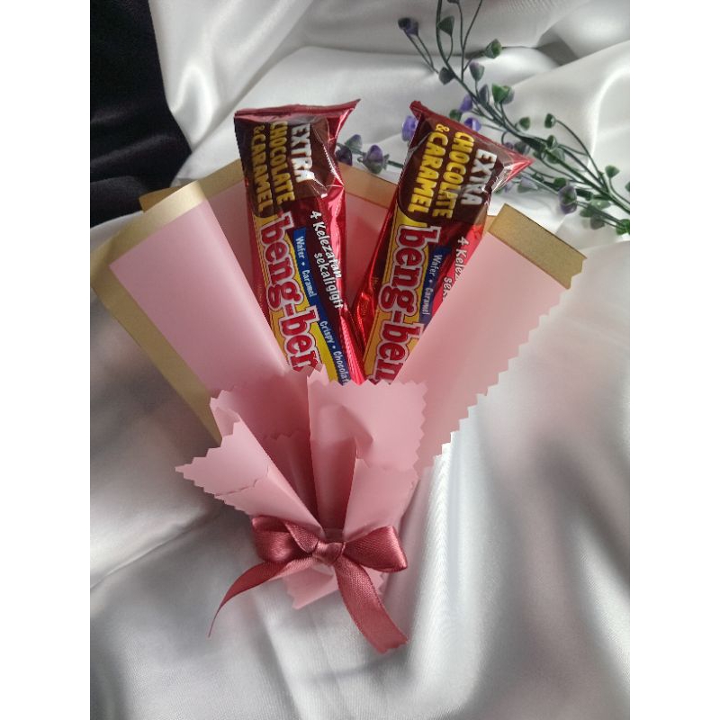 

Buket Hampers Makanan Bengbeng Valentine Kelulusan Sekolah Ulang Tahun Pertemanan