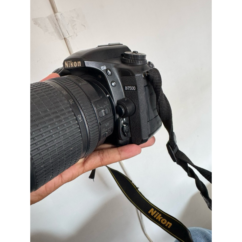 Nikon D7500