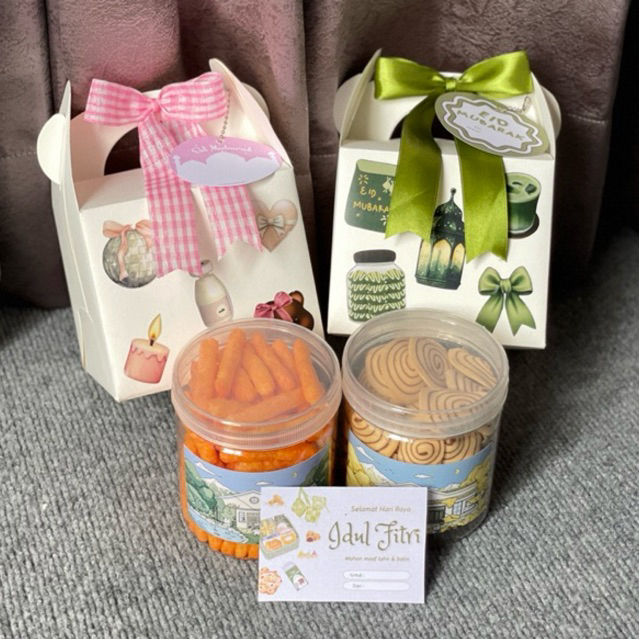 

HAMPERS LEBARAN GABLE (S) | 1 JAJAN TOPLES, STIKER, HANGTAG, PITA
