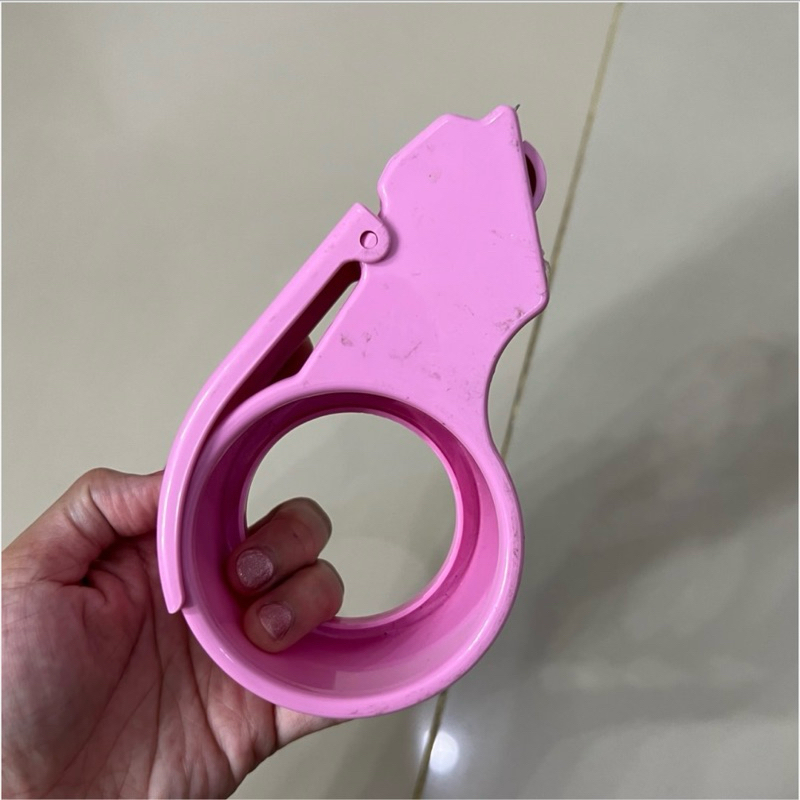 

Glory Tape Cutter Dispenser KW-Trio / Alat Pemotong Lakban - Pink