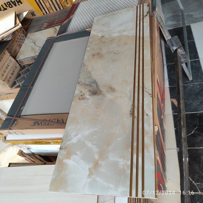 Granit Tangga Cream Corak 30x120 or Custome