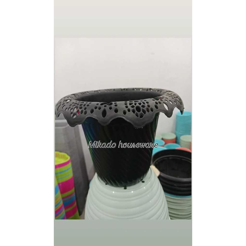 POT BUNGA MOMO RENDA HITAM / POT BUNGA HITAM
